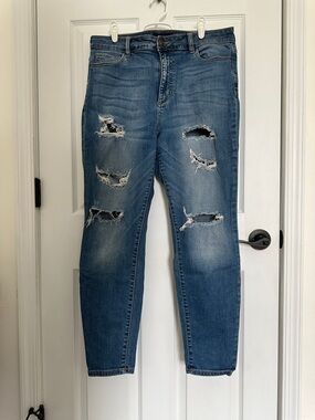 Forever 21 Distressed Skinny Jeans - Blue Denim